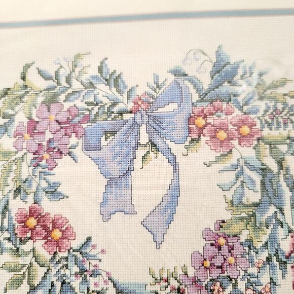 Elsa Williams Heartfelt Wreath Counted Cross-Stitch Kit Floss Needle Instruction - Picture 8 of 16